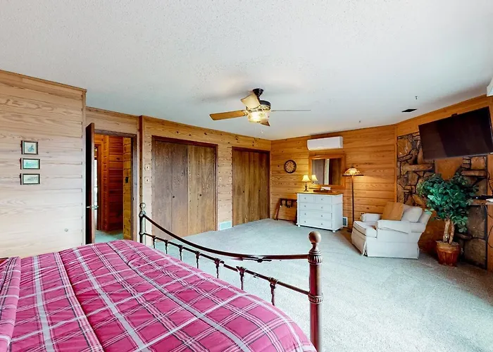 Beaver Lake Retreat